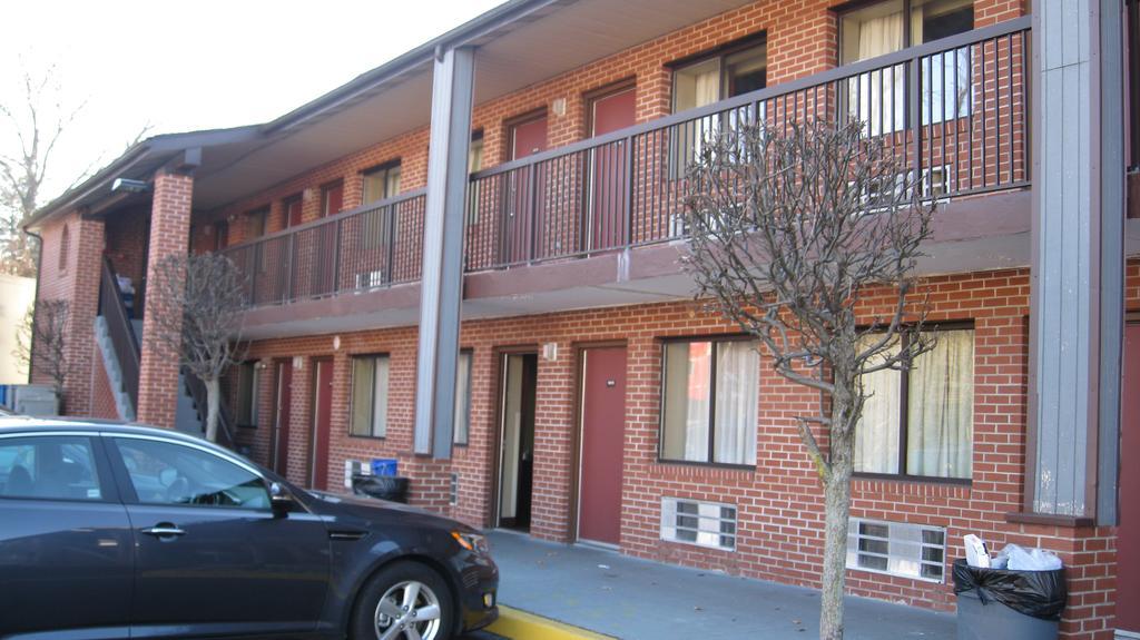 Mounts Motel Lawrenceville Extérieur photo