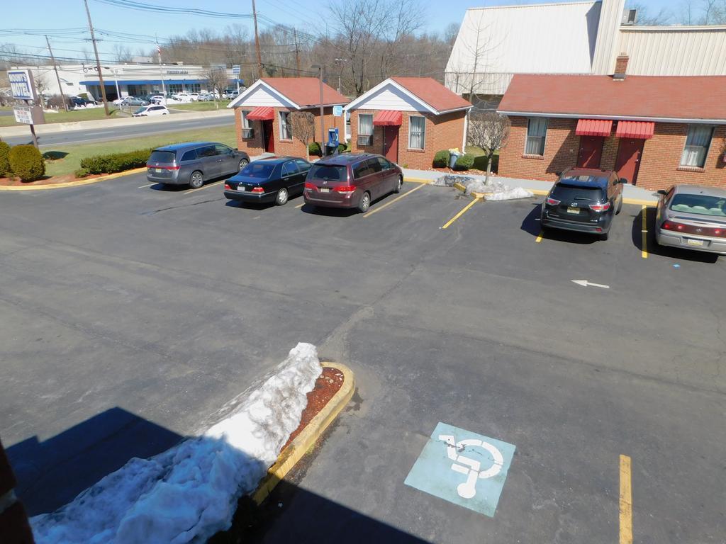 Mounts Motel Lawrenceville Extérieur photo